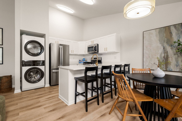 Walk to ND Luxury 2BR/2BA Condo Balcony + Parking, photo 13