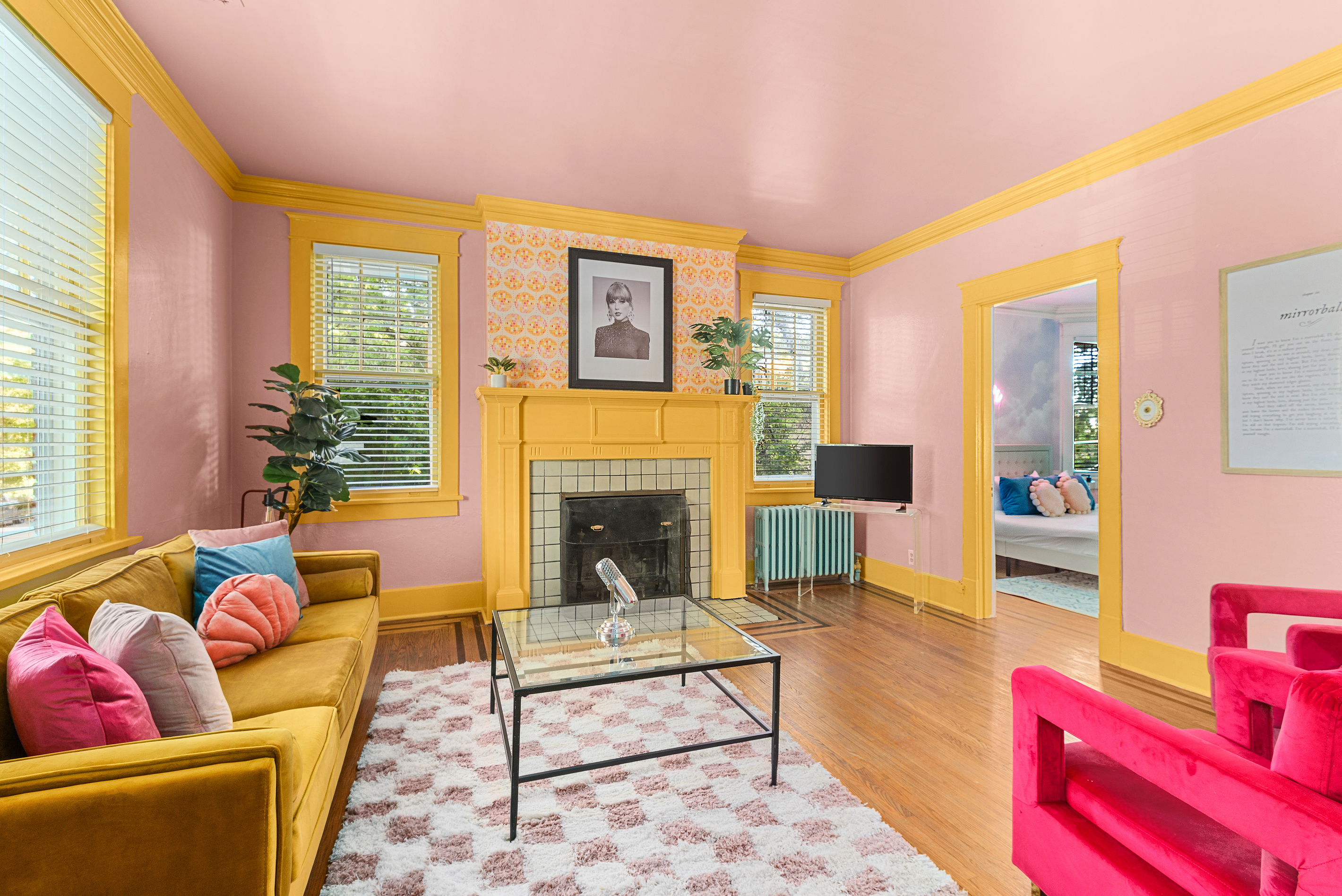 Your Nashville glam headquarters — lounge, laugh & binge together