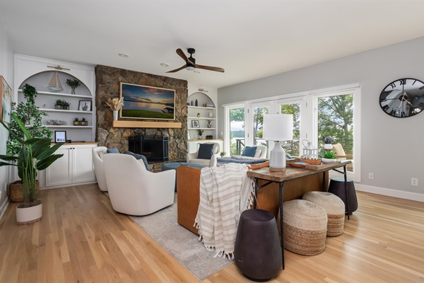 Living Room with Lake view