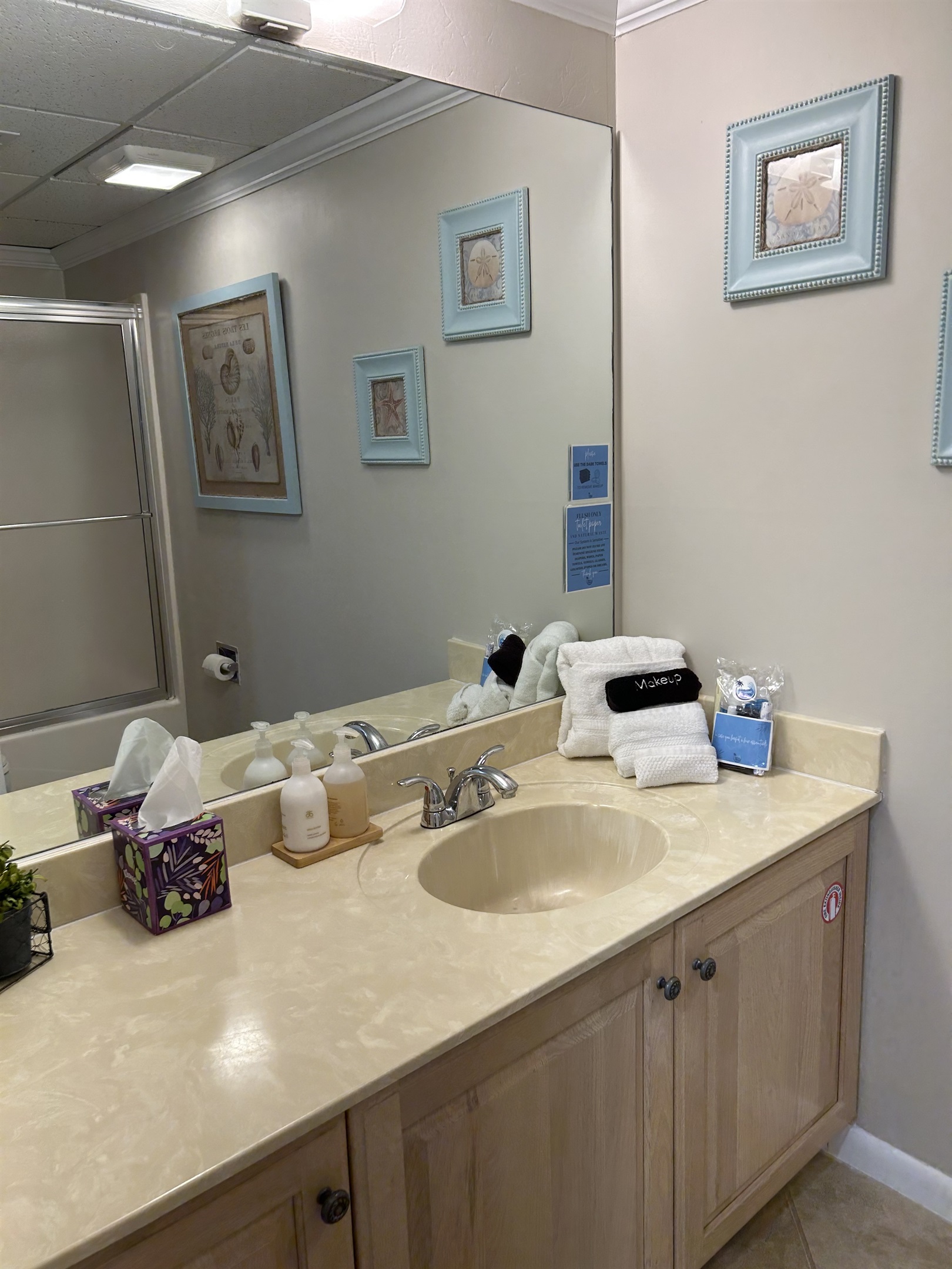 Ample counter top space to stretch out. Truly relax and be in a vacation mood. Newly painted. Wallpaper is gone.