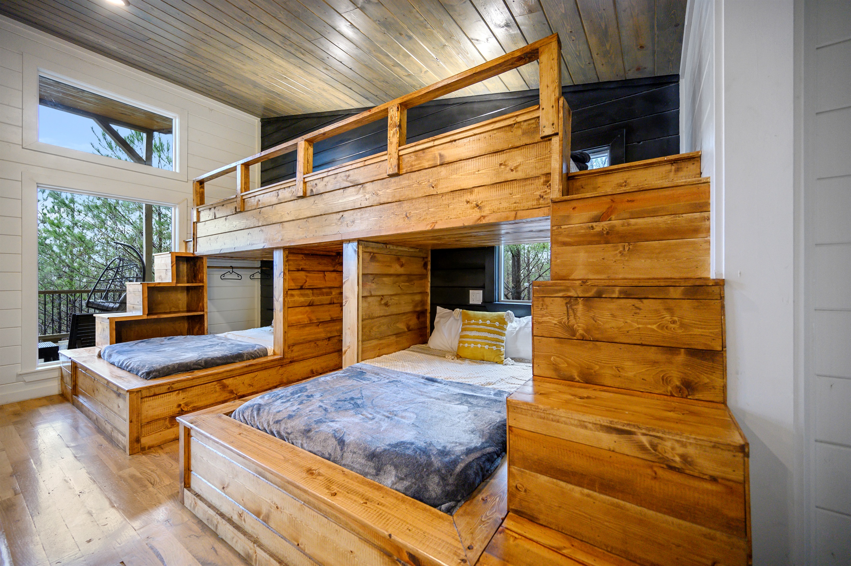 A fun, thoughtfully designed space with multiple sleeping areas, perfect for groups or kids to rest comfortably together. ✨