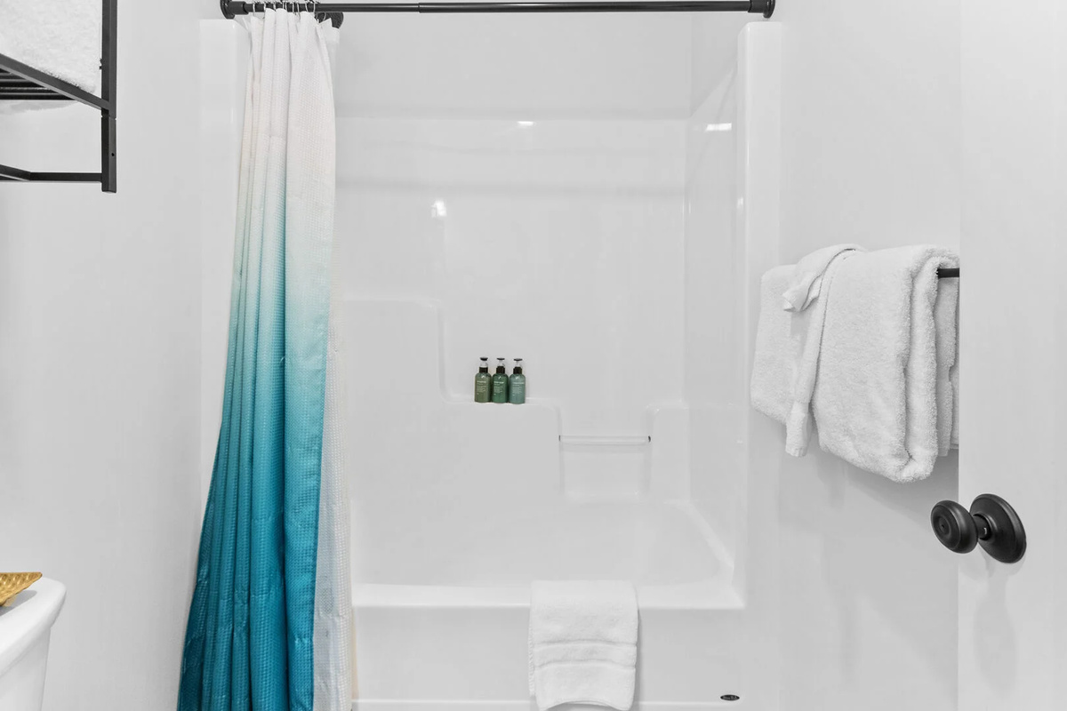 Upstairs Full Bath with Tub/Shower
