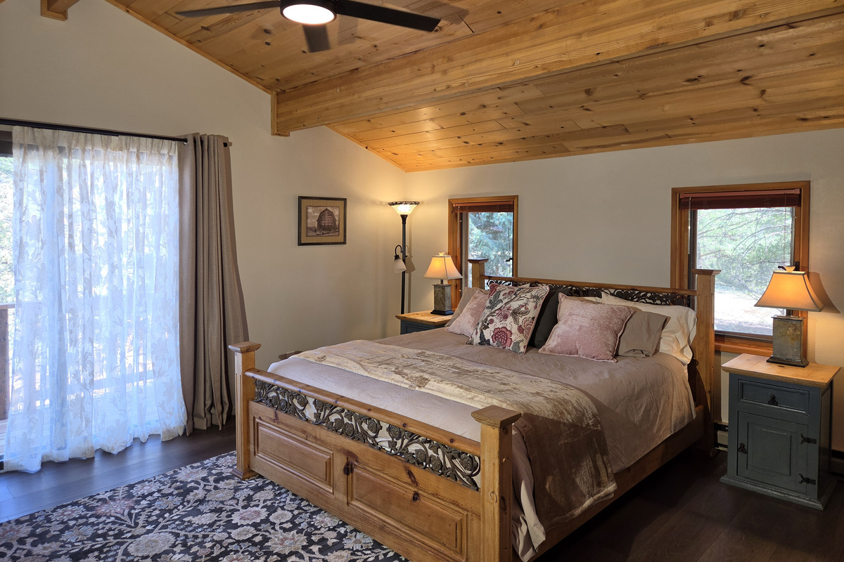 Loft bedroom with King bed