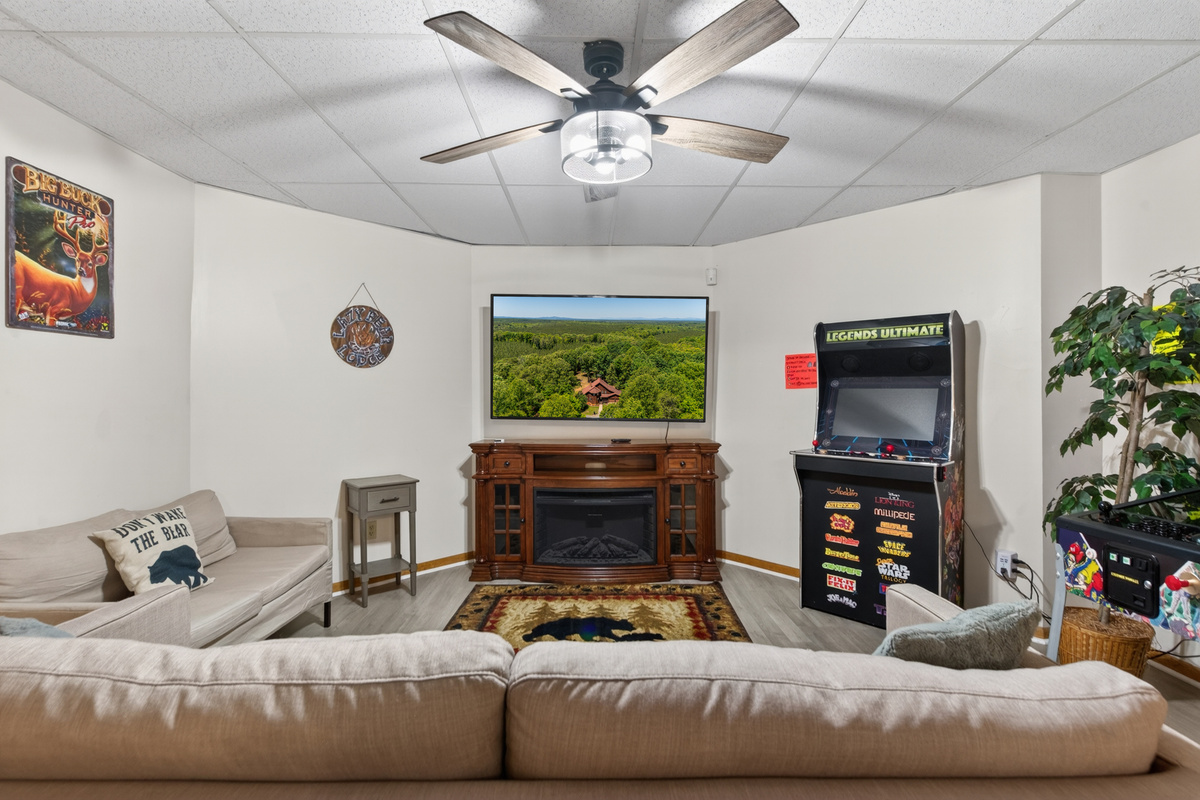 Game Room: Entertain yourself with vintage arcade games and relax in style with scenic views!