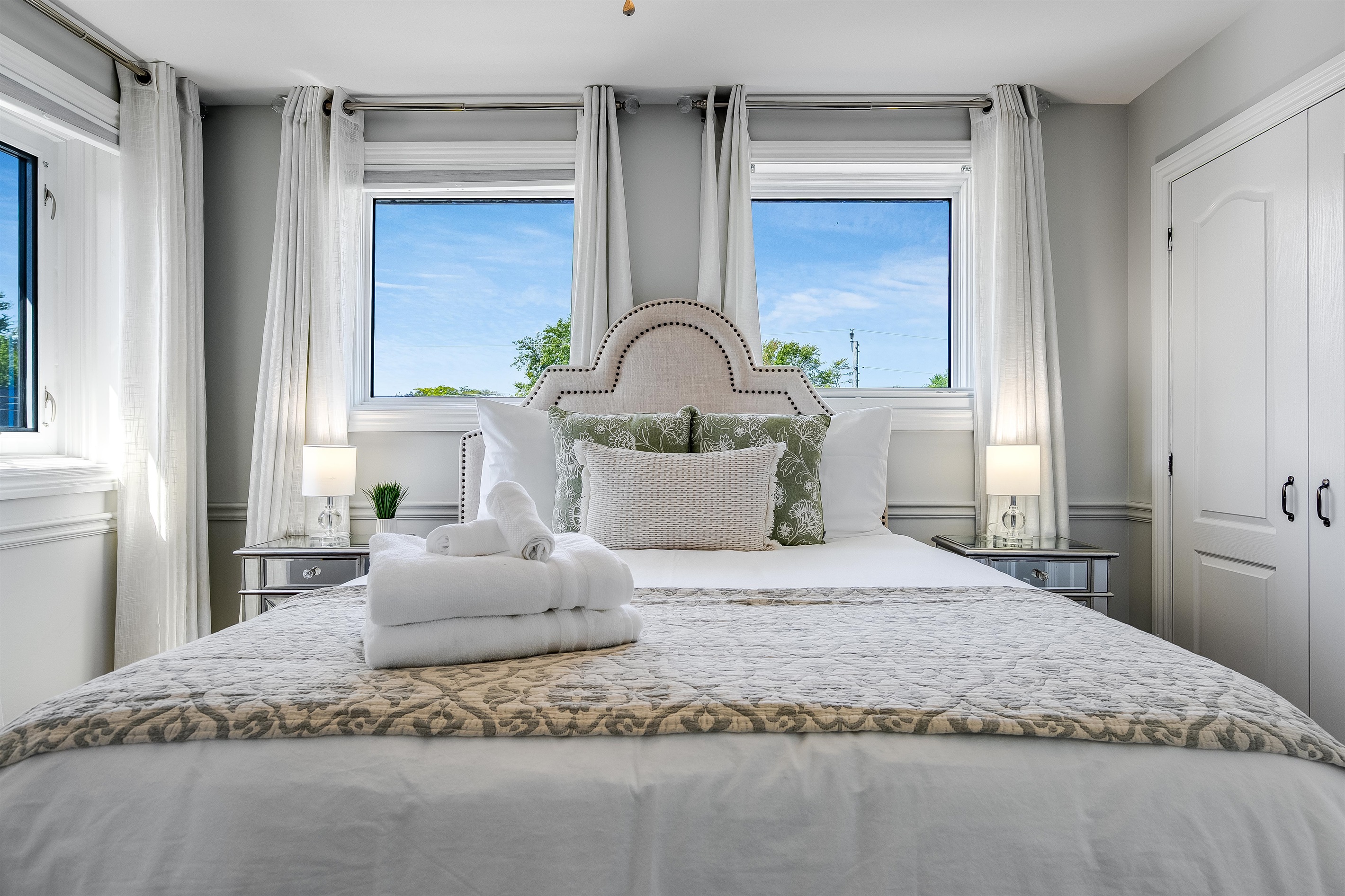 A Queen bed, and the perfect sunrise, make the best memories