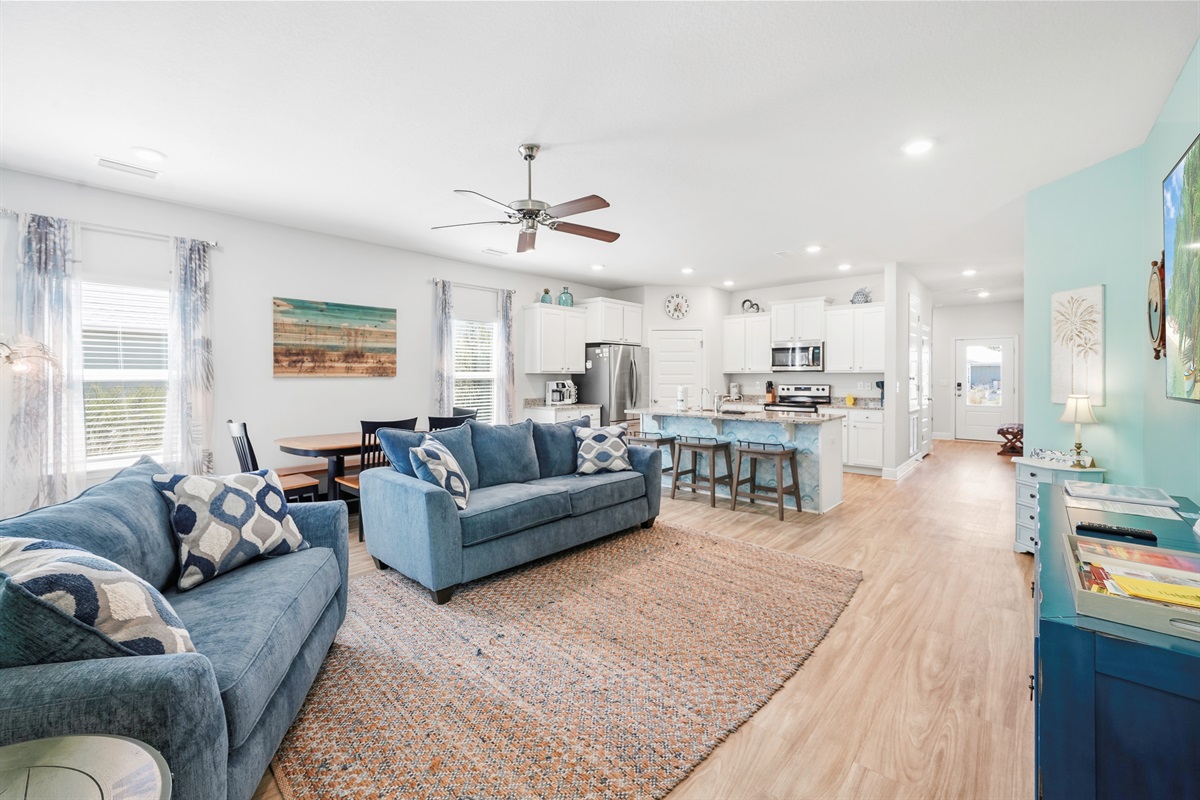 Open floor plan, luxury seating
