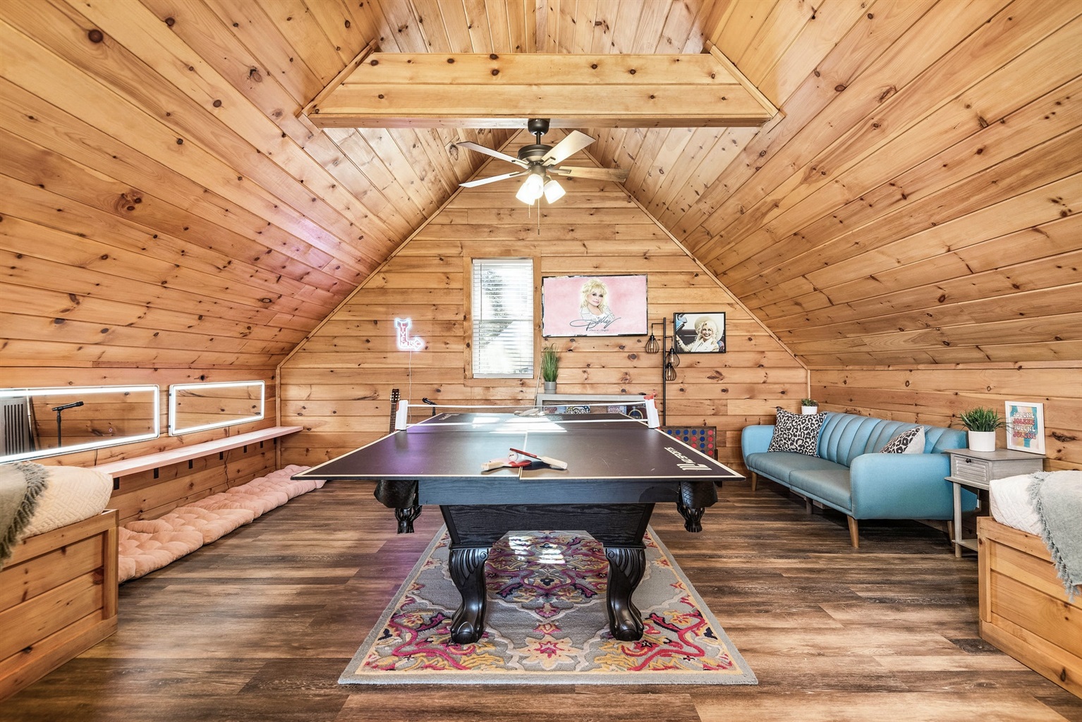 Male-Up Bar, Ping Pong, Pool