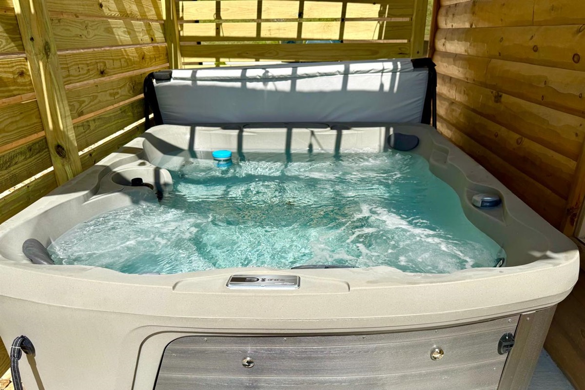 PRIVATE HOT TUB