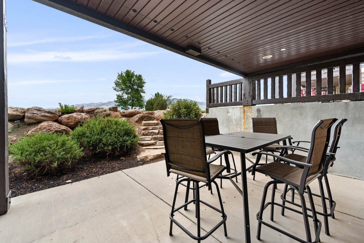 Another inviting outdoor dining area gives your group plenty of room to spread out and enjoy the scenery.