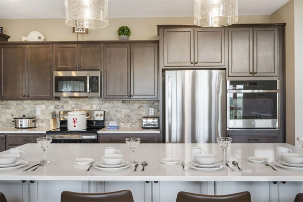 Kitchen also has a crock pot and large lobster pot.