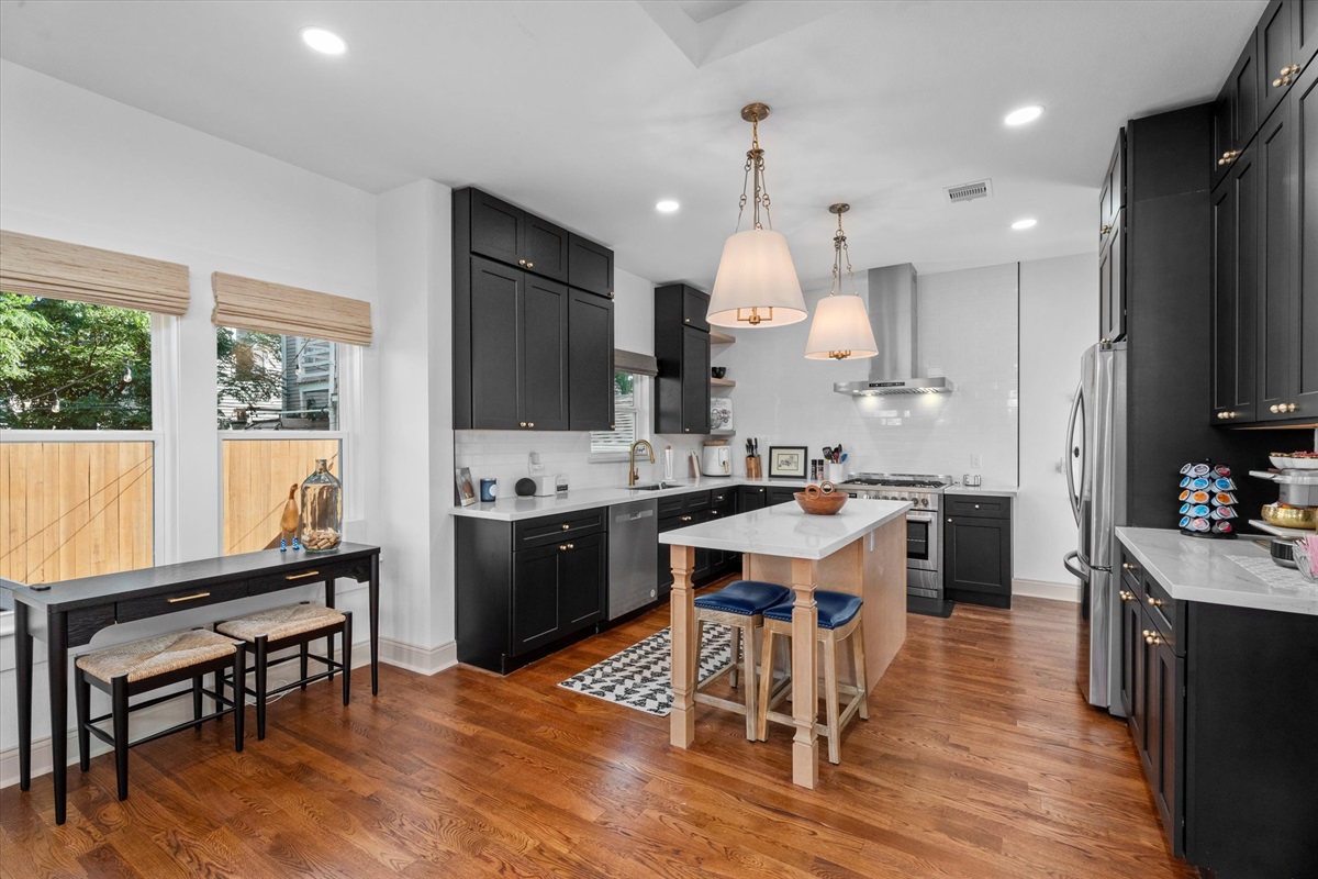 685a719c072d4e2a81c2f67d0c66832f Large | Beachhouse | Texas | TX | Vacation Homes | Galveston | Crystal Beach | Kokomo | Breezy Days | Beachfront Elegance | Sunrise Serenity | Southern Sands Property Management, LLC