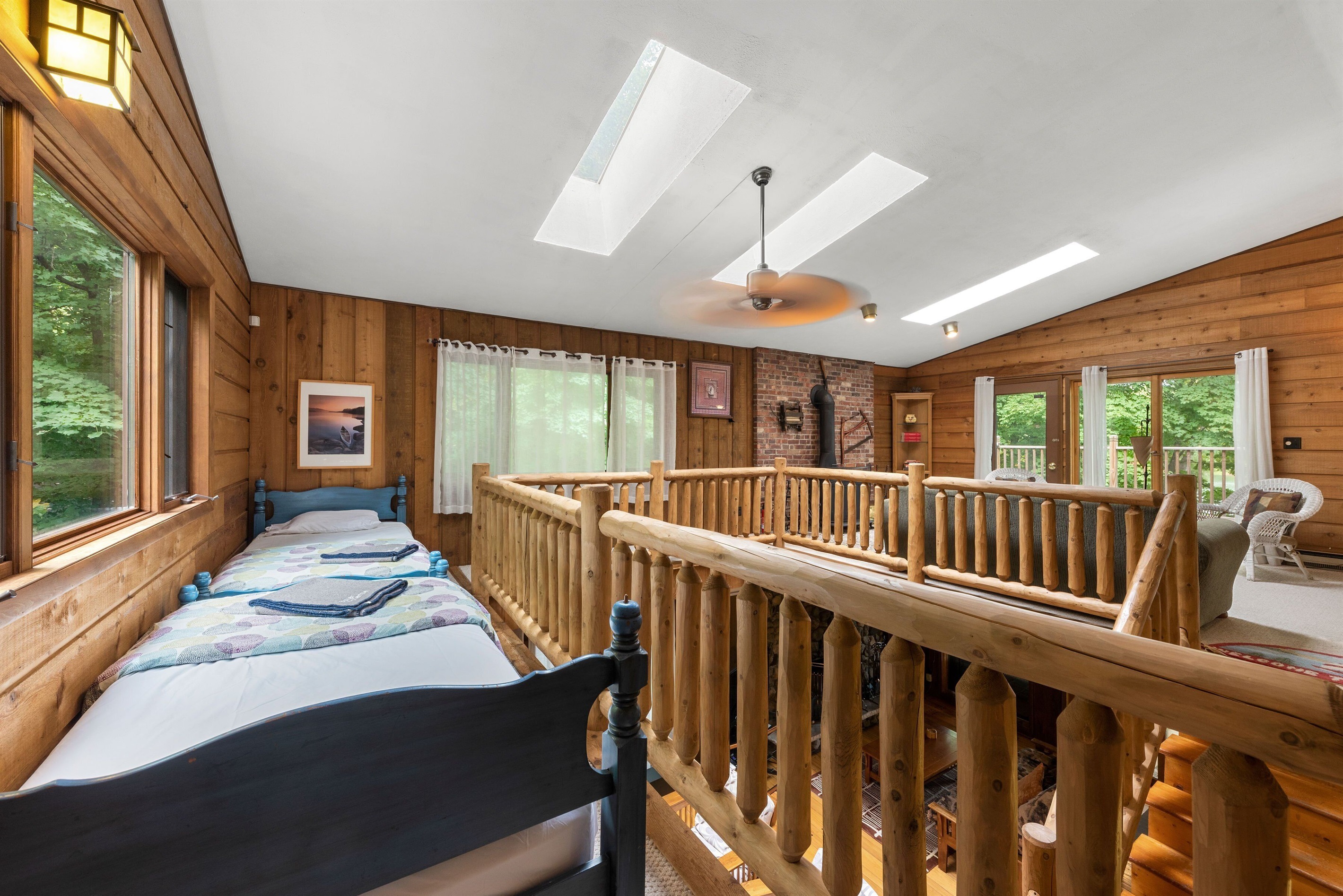 Loft with two twin beds