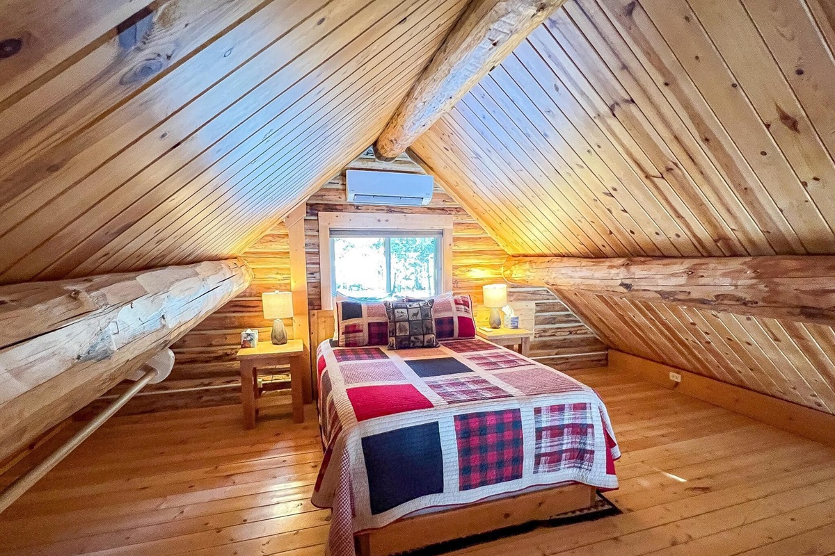 Upstairs loft with queen bed