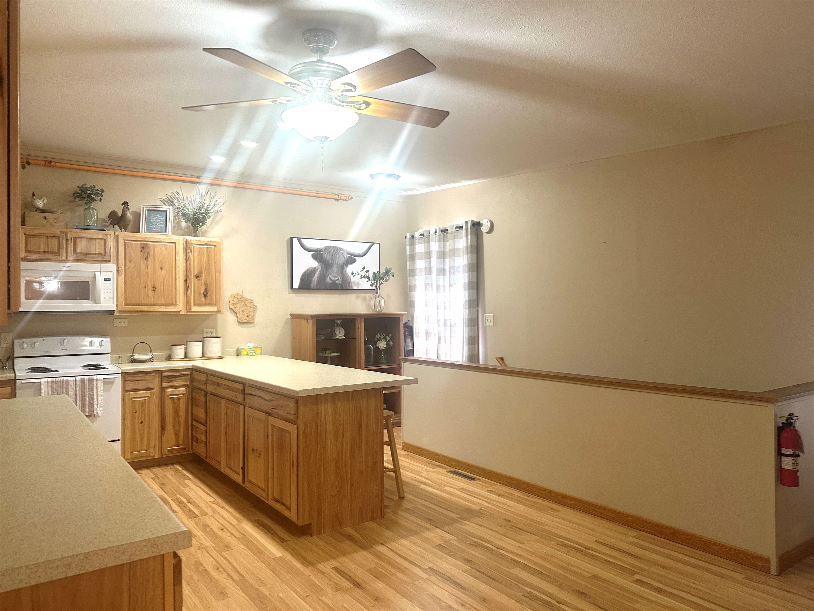 We offer spices, coffee, oil and other basic supplies to help you have a great kitchen experience. 