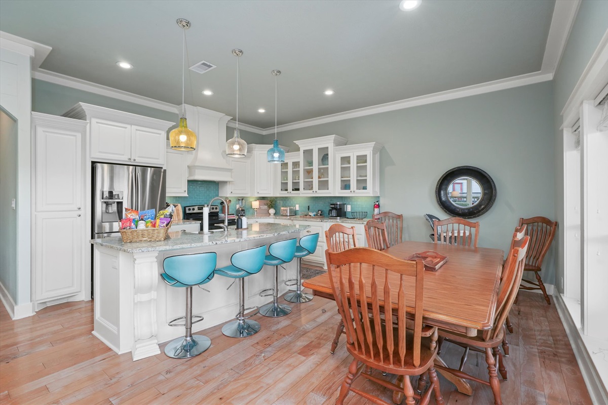 687147d11801437a84b15c5afb1ba9ac Large | Beachhouse | Texas | TX | Vacation Homes | Galveston | Crystal Beach | Kokomo | Breezy Days | Beachfront Elegance | Sunrise Serenity | Southern Sands Property Management, LLC