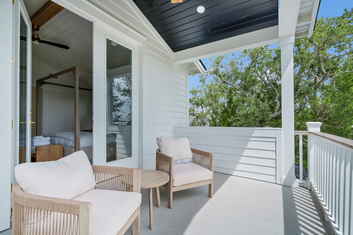 Main Guest Bedroom Private Deck 