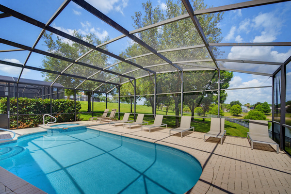 Expansive pool deck w/ privacy - complimentary pool heat
