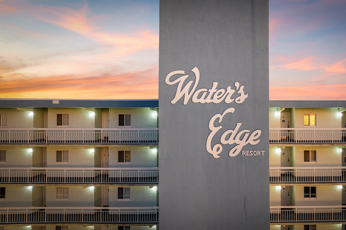 Penthouse level! Popular Water's Edge Resort!