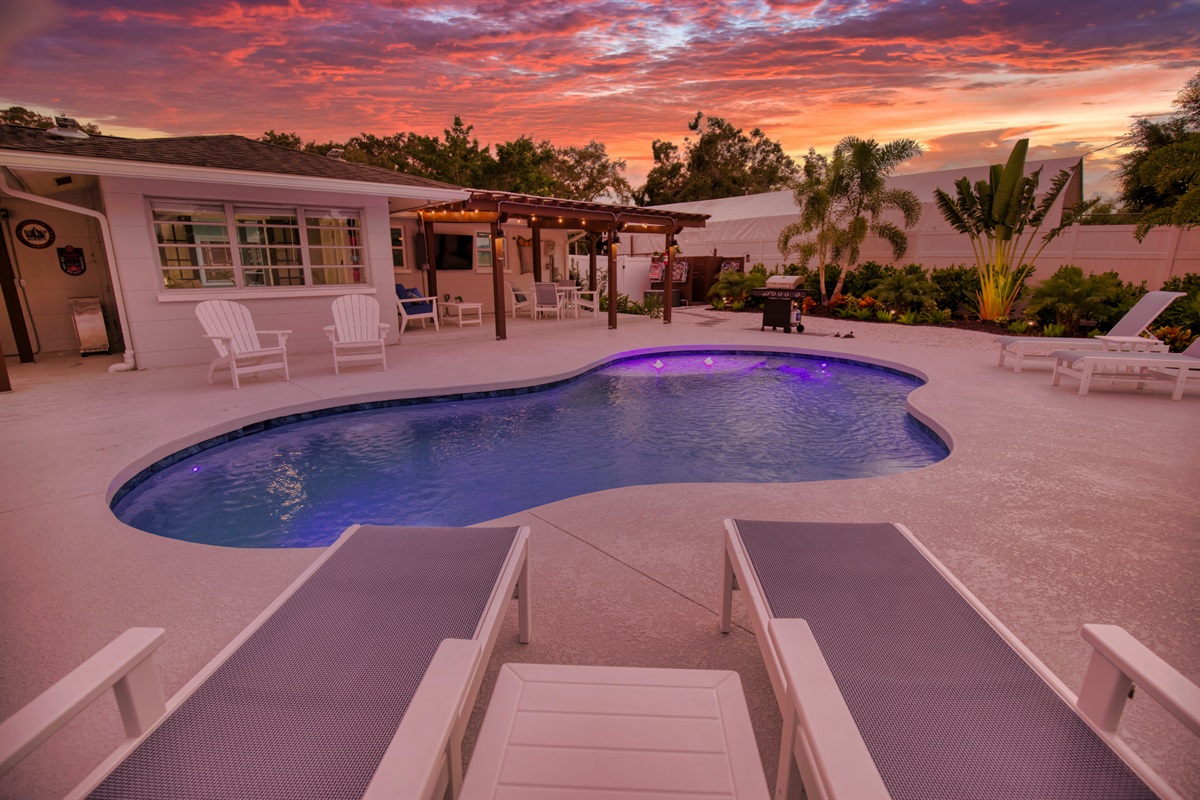 The pool and surrounding area features enough lighting to enjoy the Florida evenings in style!