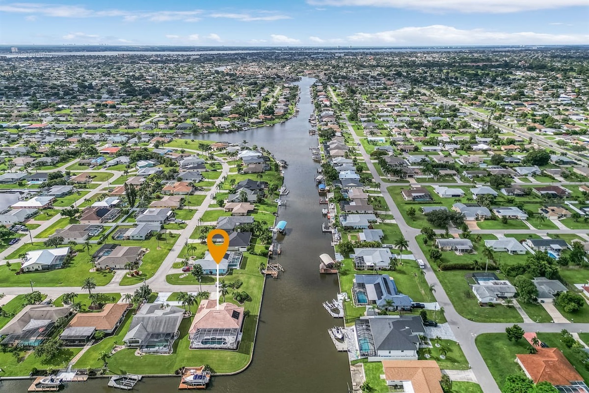 Stunning aerial views from above—your boater's paradise awaits!