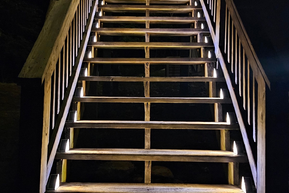 Accessibility Feature  - Lit path to the guest entrance - PRIMARY Photo