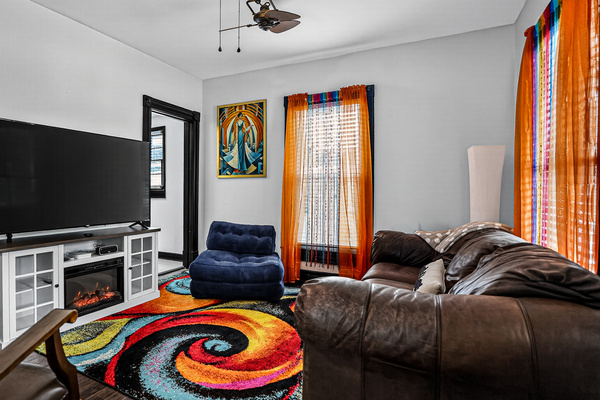 Fun and colorful Art Deco-vibed living room.