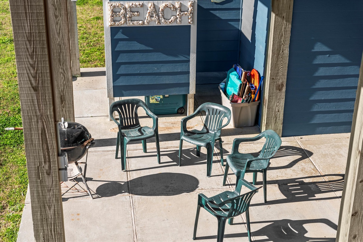 68a94927e2fb47baba58def13441366f Large | Beachhouse | Texas | TX | Vacation Homes | Galveston | Crystal Beach | Kokomo | Breezy Days | Beachfront Elegance | Sunrise Serenity | Southern Sands Property Management, LLC