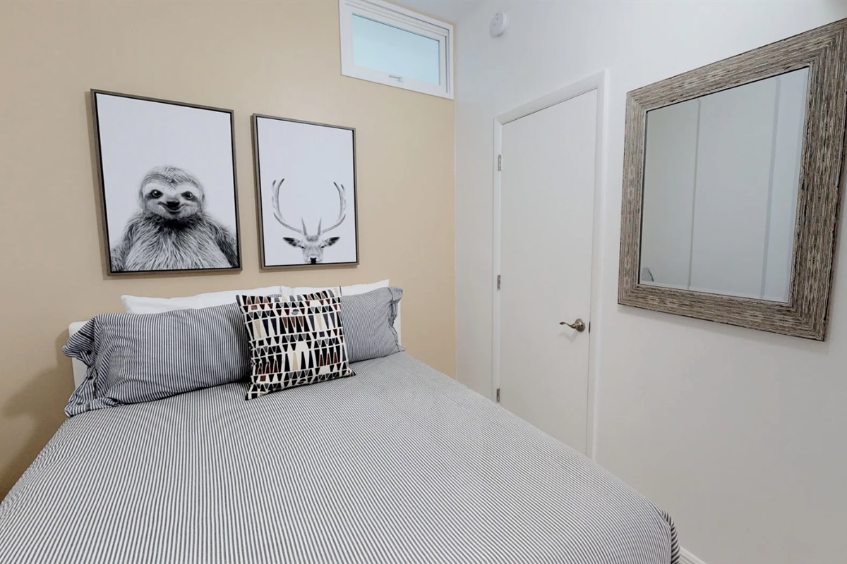 DEN with a queen bed size