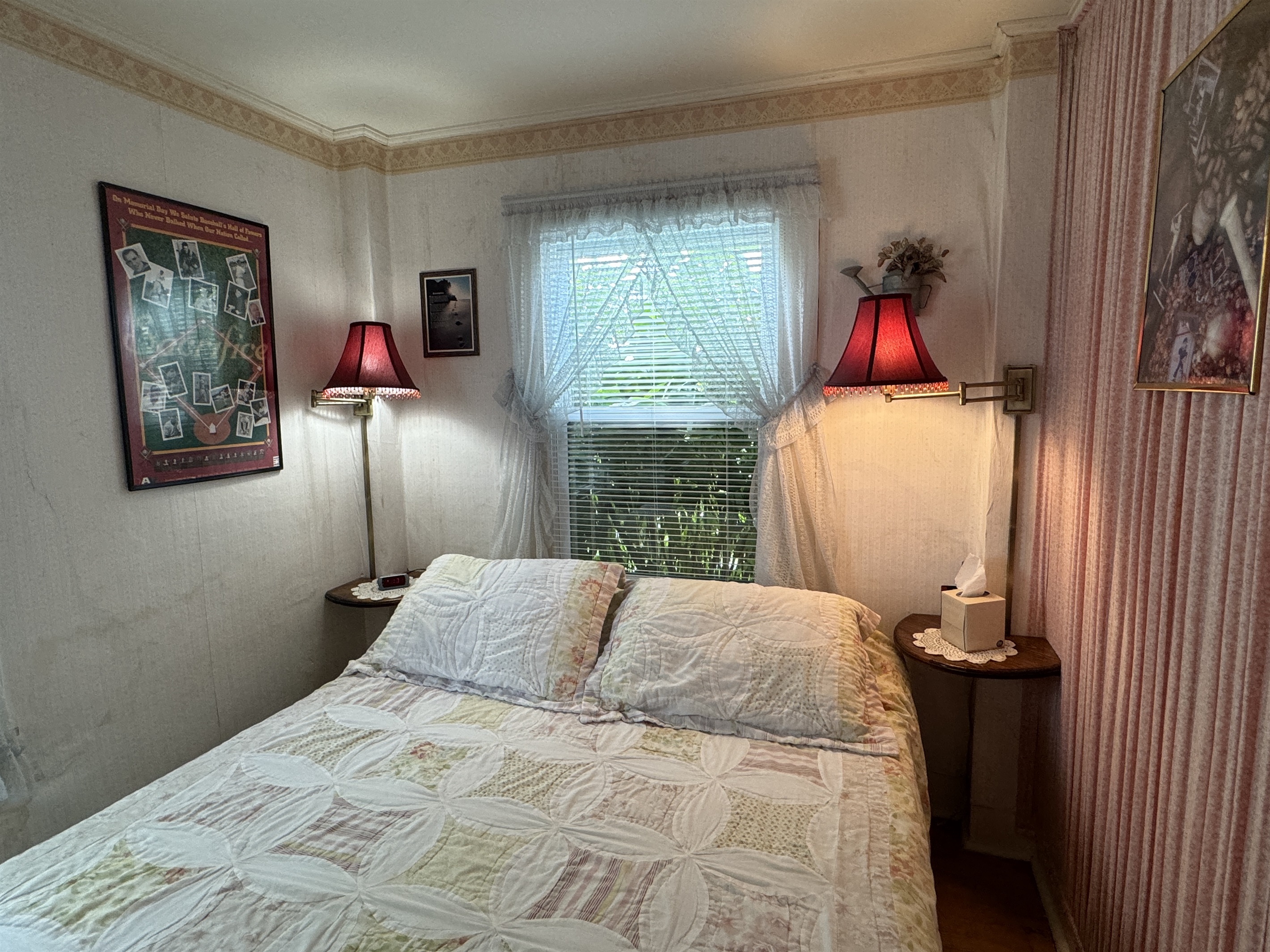 Queen bedroom with lounge area