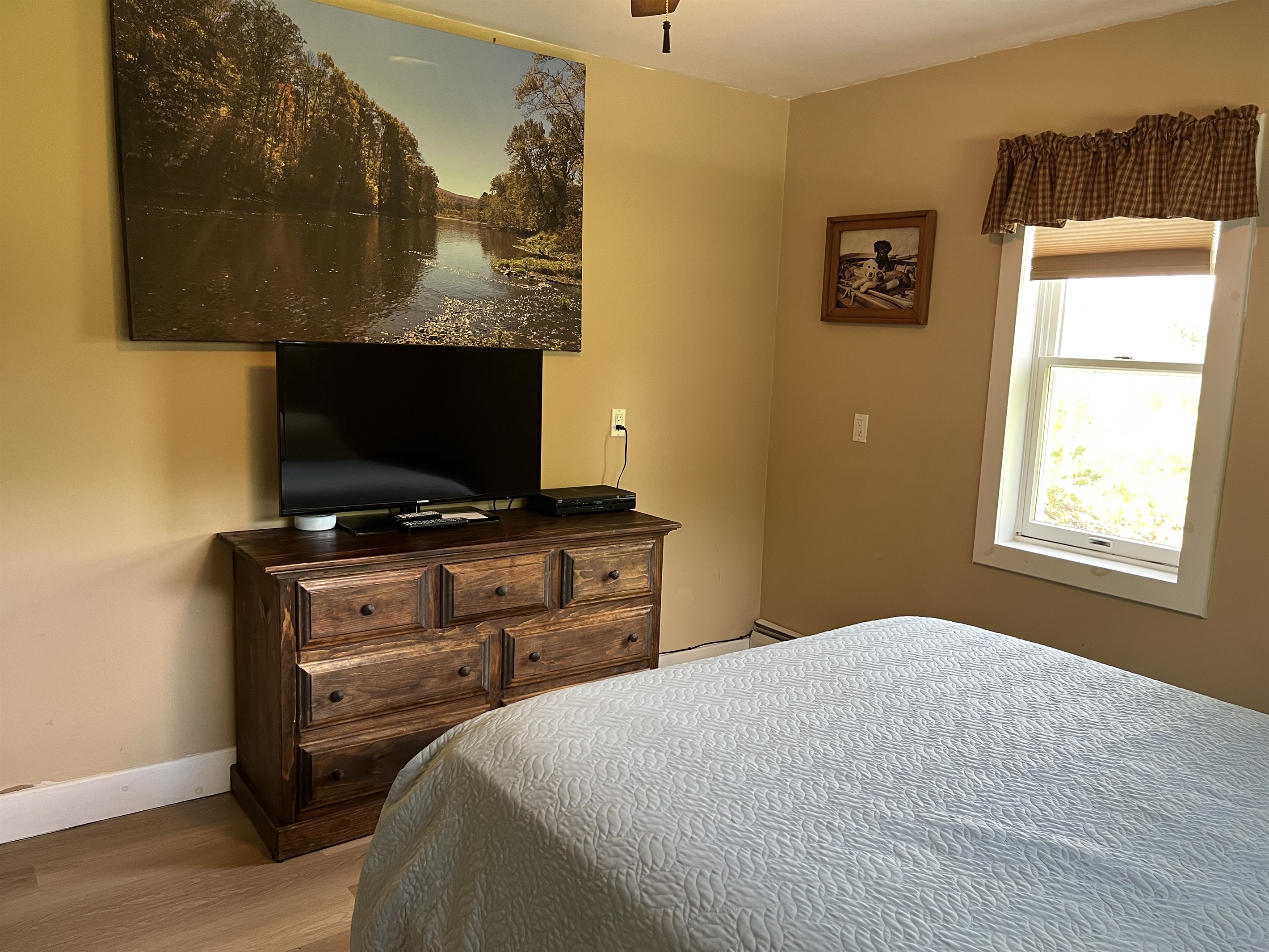 Queen bedroom #2