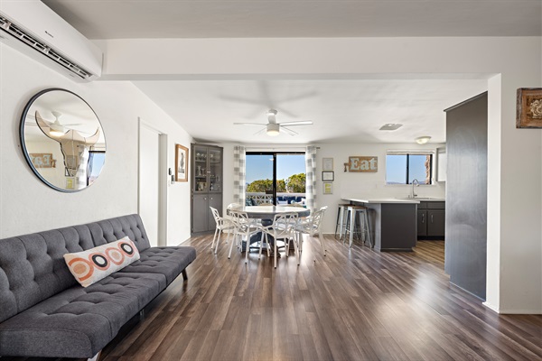 Living room to dining area