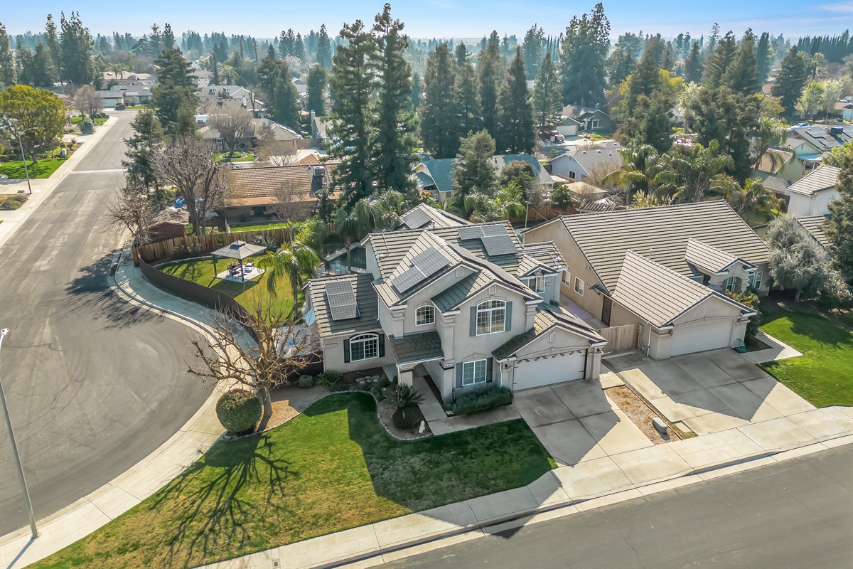 Surrounded by mature trees and residential streets—ideal for a peaceful family getaway.