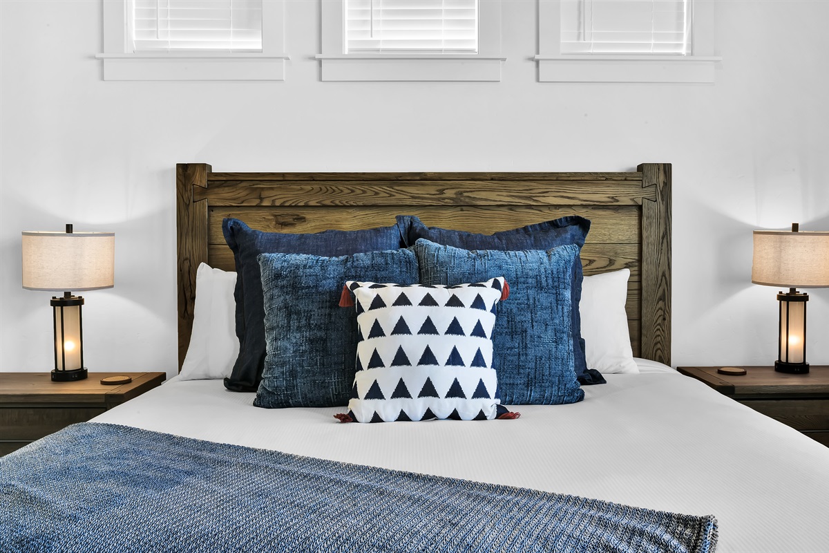 Primary bedroom details