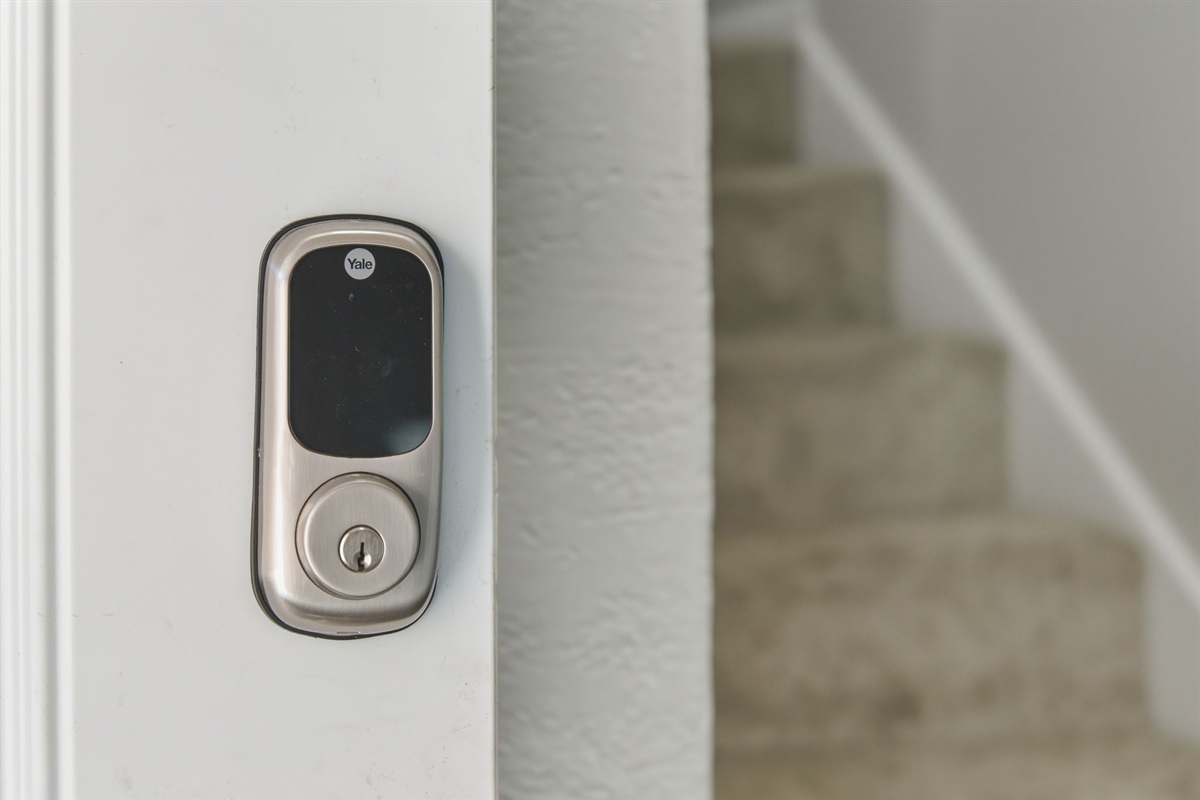 Smart lock for easy check in with a door code.