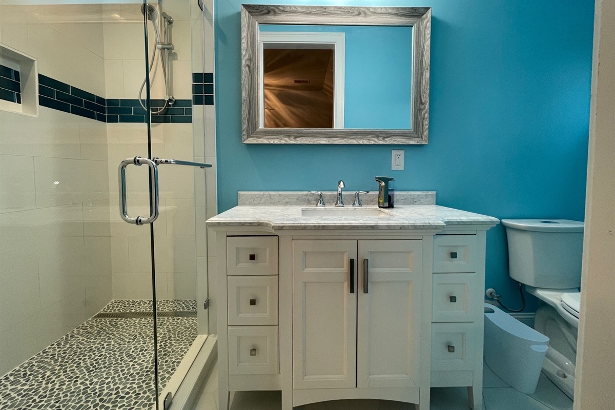 Ensuite Bath for "Starfish Wishes"  bedroom located on 2nd floor 