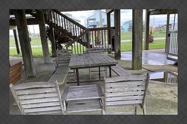68d5944443674b2782a36bc7c77f1e75 Medium | Beachhouse | Texas | TX | Vacation Homes | Galveston | Crystal Beach | Kokomo | Breezy Days | Beachfront Elegance | Sunrise Serenity | Southern Sands Property Management, LLC
