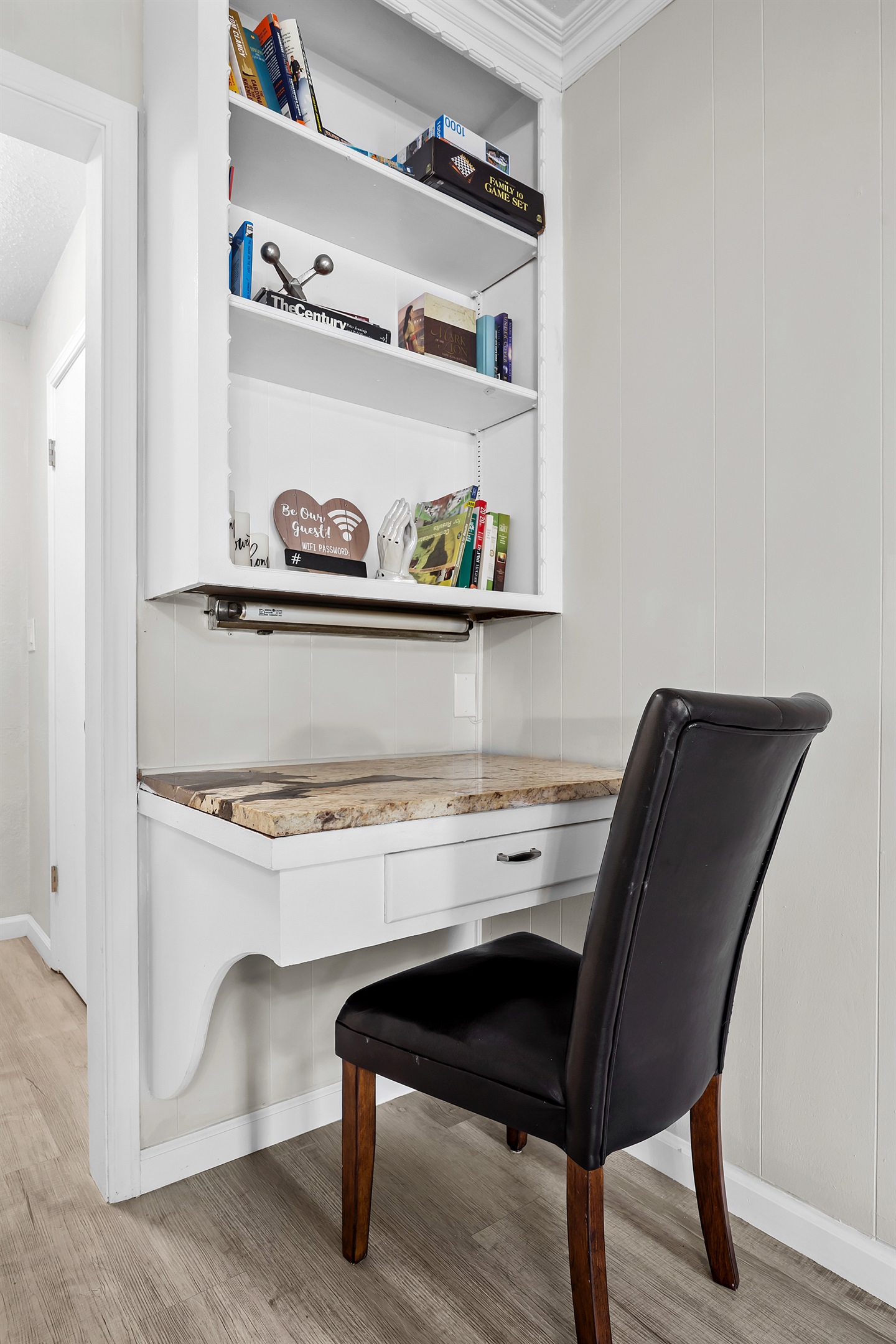 Desk - perfect for work on the go!