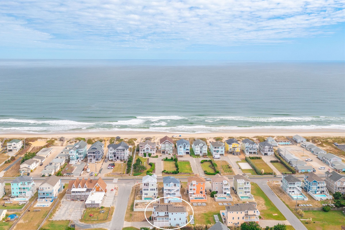 Private beach access only steps away at the end of the street. Pickup ice cream from Booty Treats on your way to or from the beach! It's less than 50 feet from the house and is DELICIOUS!