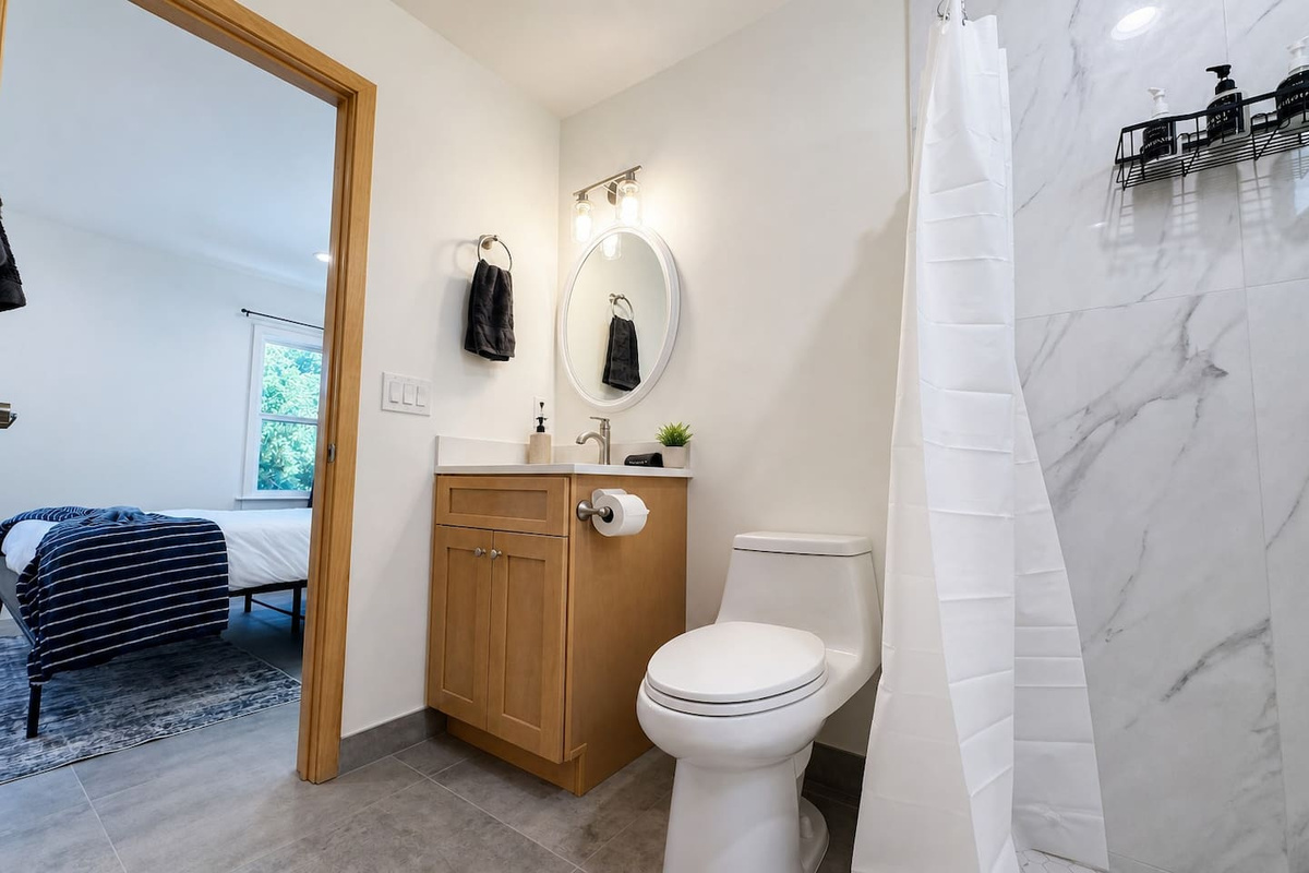 Modern & Remote-Ready Near Downtown, photo 6