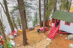 Aerial picture of cabin view to the lake