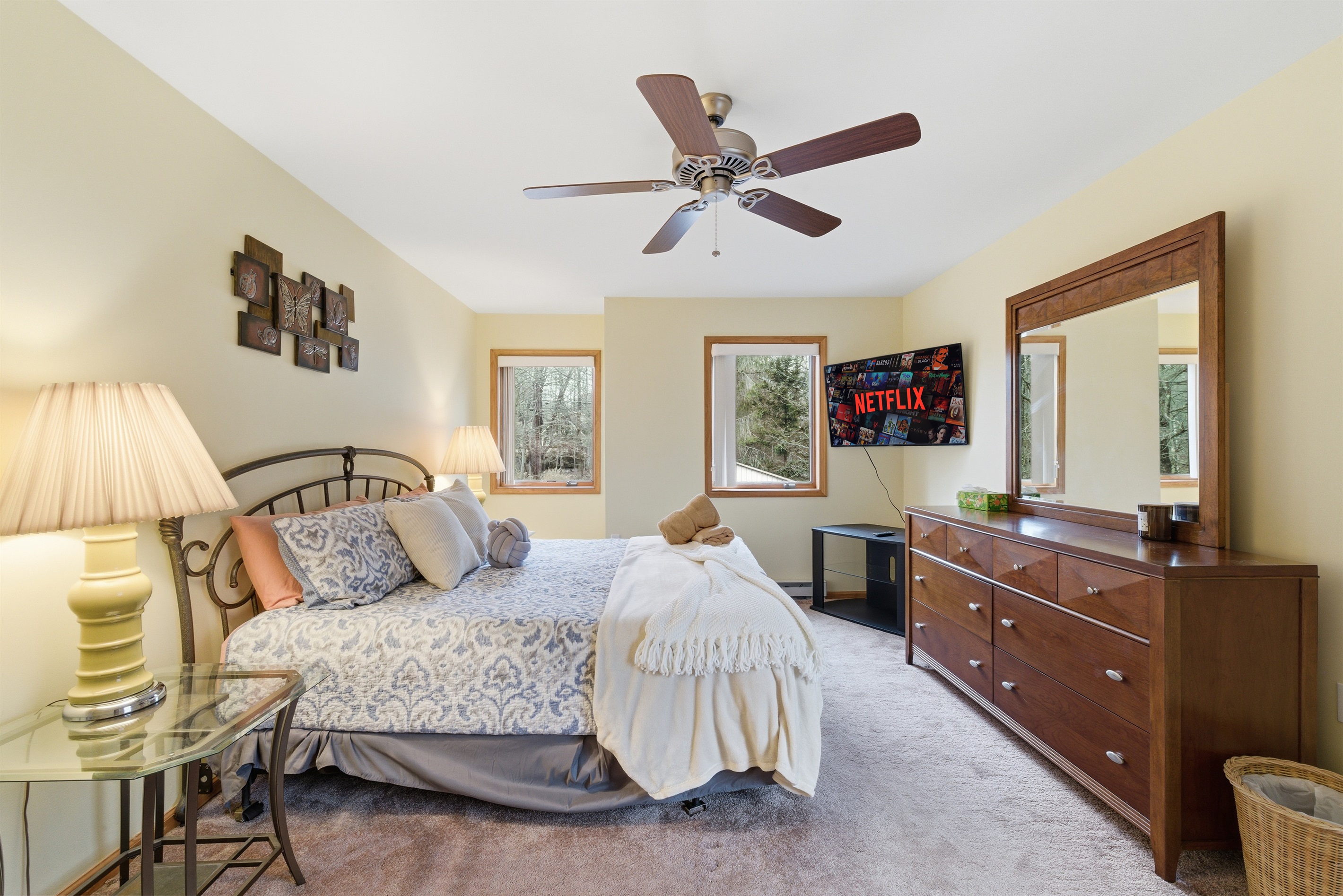 Bedroom 3 - with King size bed and TV