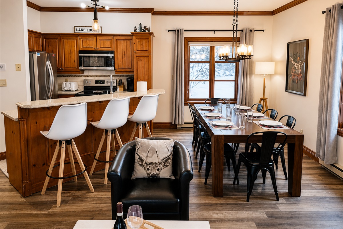 Kitchen / Dining area