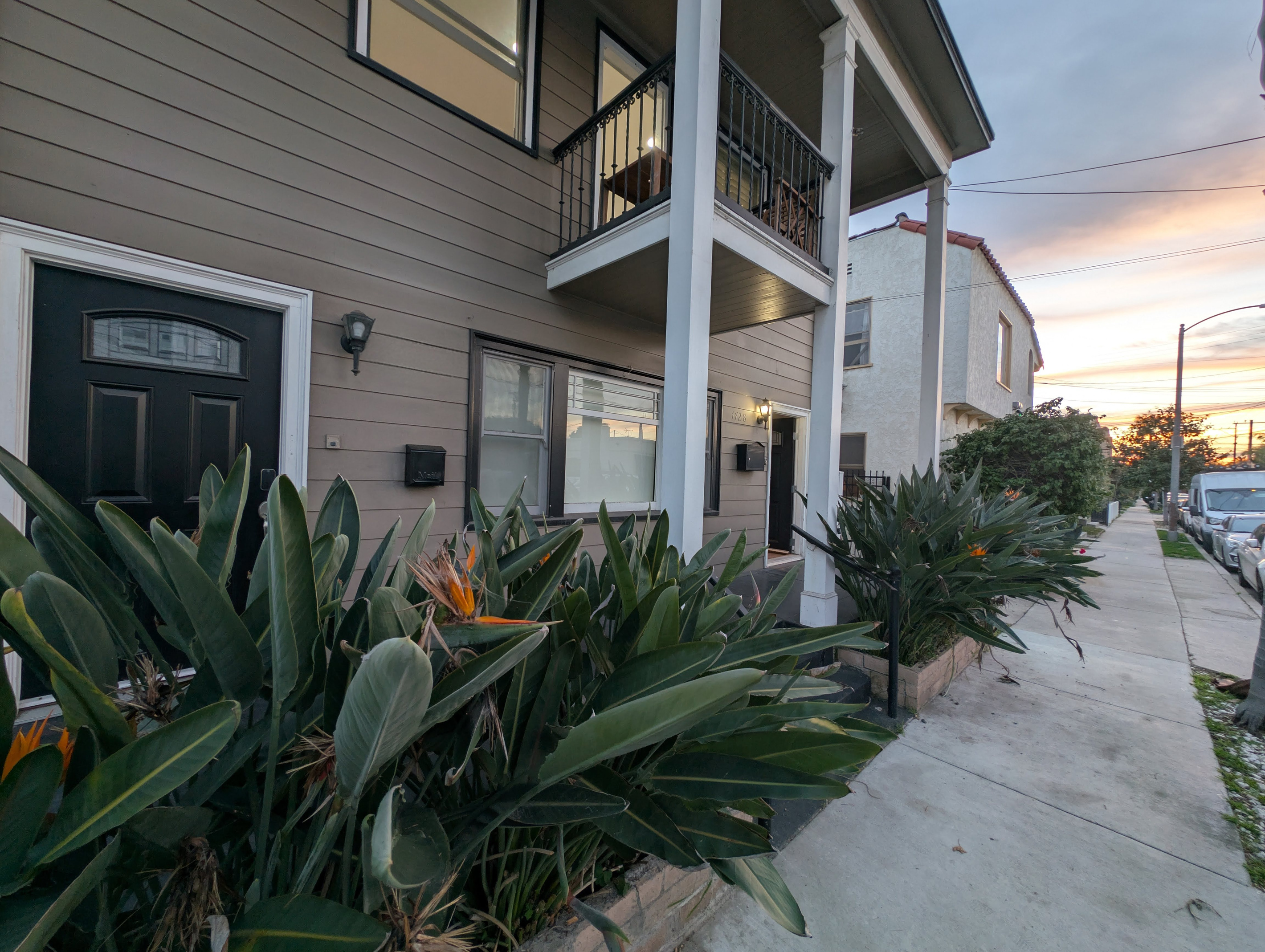 Welcome to your Long Beach home away from home.