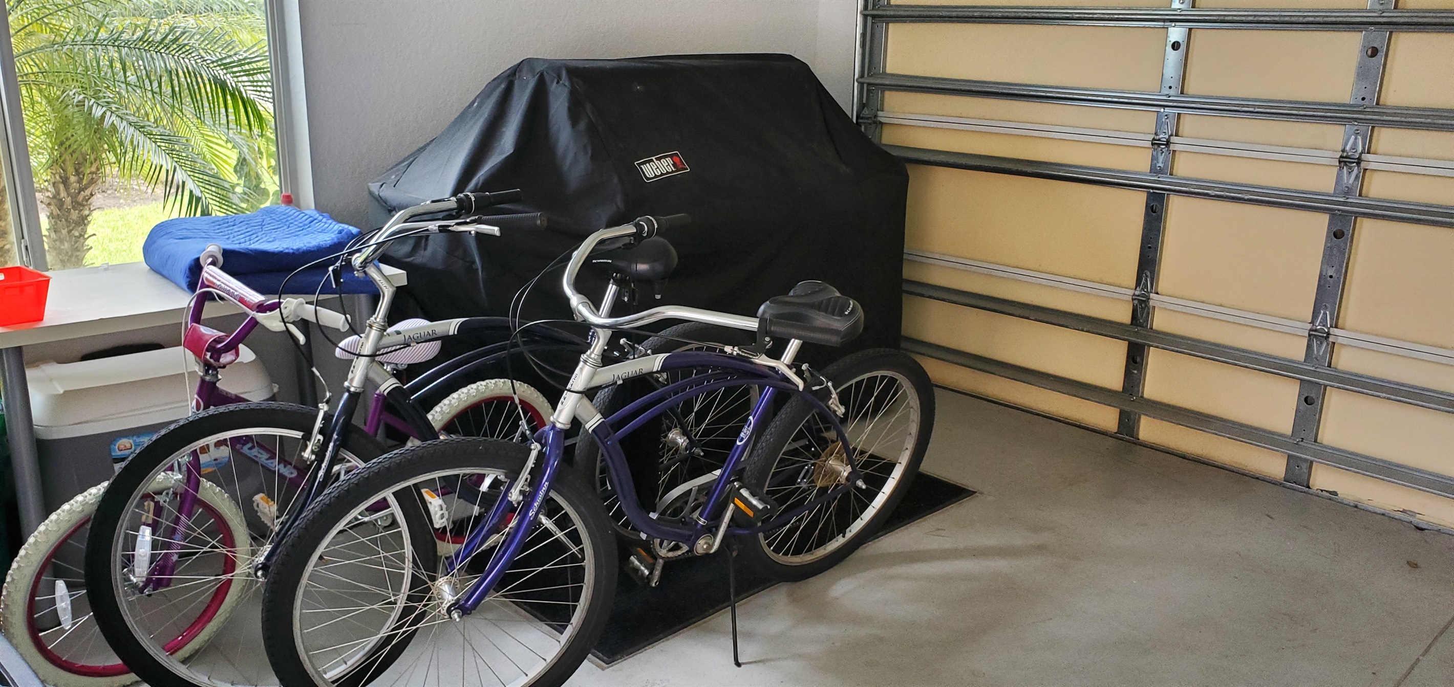 Bikes for guest use AND BBQ for guest use