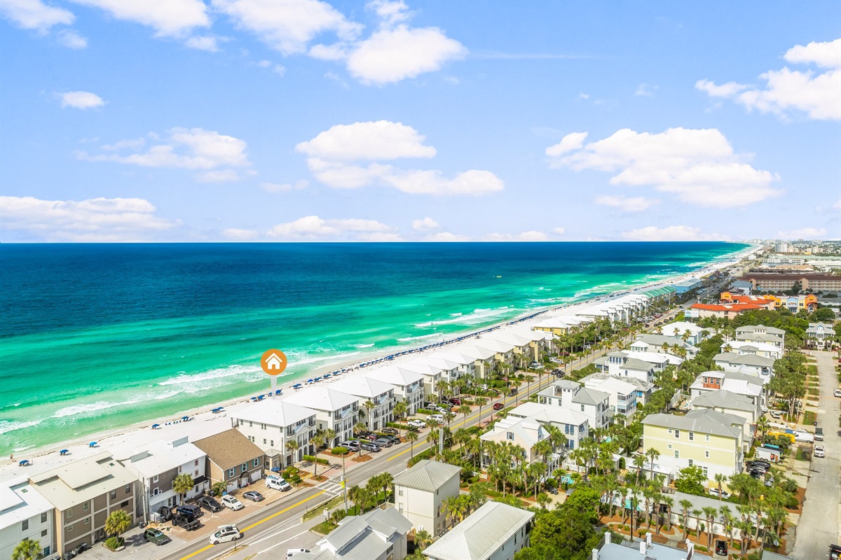 Bella Vista on the Beach is located in the upscale, private neighborhood of Frangista Beach with easy access to all the dining and attractions of Miramar Beach and Destin.
