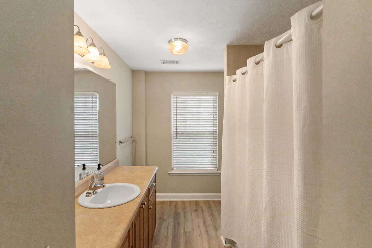 Primary Full Bathroom