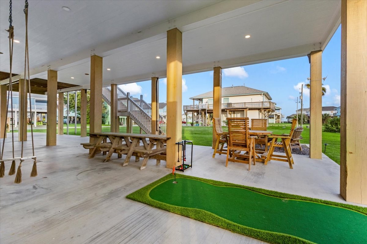 68f72615d9fb477a8cbf6516b1dc9033 Large | Beachhouse | Texas | TX | Vacation Homes | Galveston | Crystal Beach | Kokomo | Breezy Days | Beachfront Elegance | Sunrise Serenity | Southern Sands Property Management, LLC