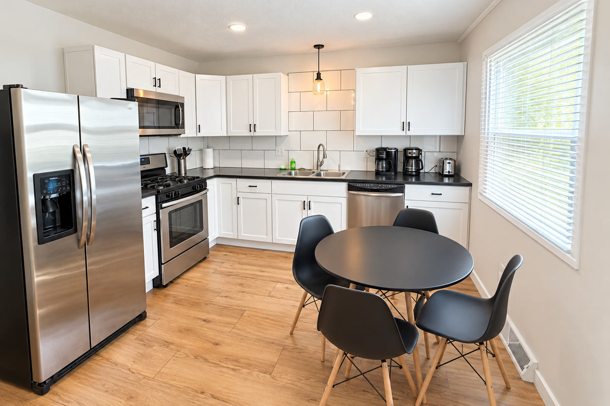 Full kitchen