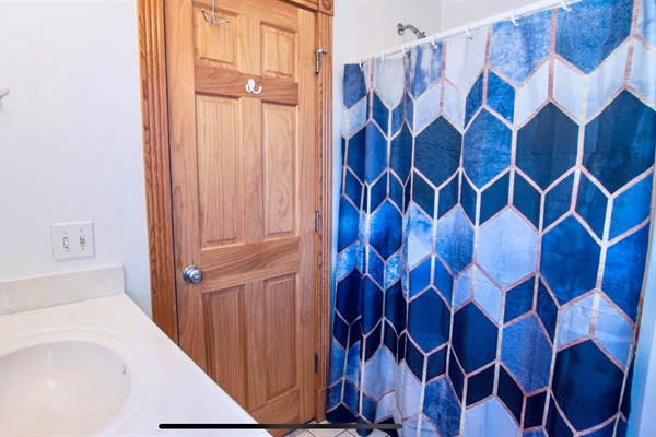 Bathroom 6 with shower.