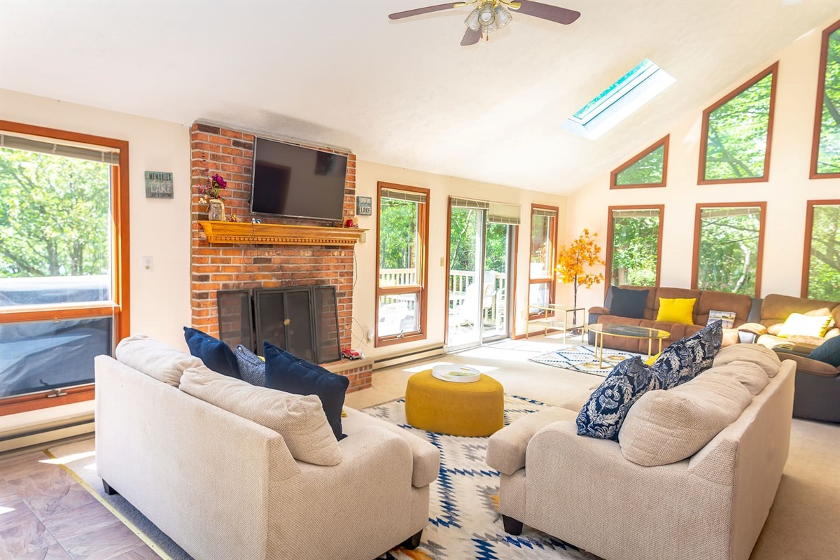 2nd level - Living room